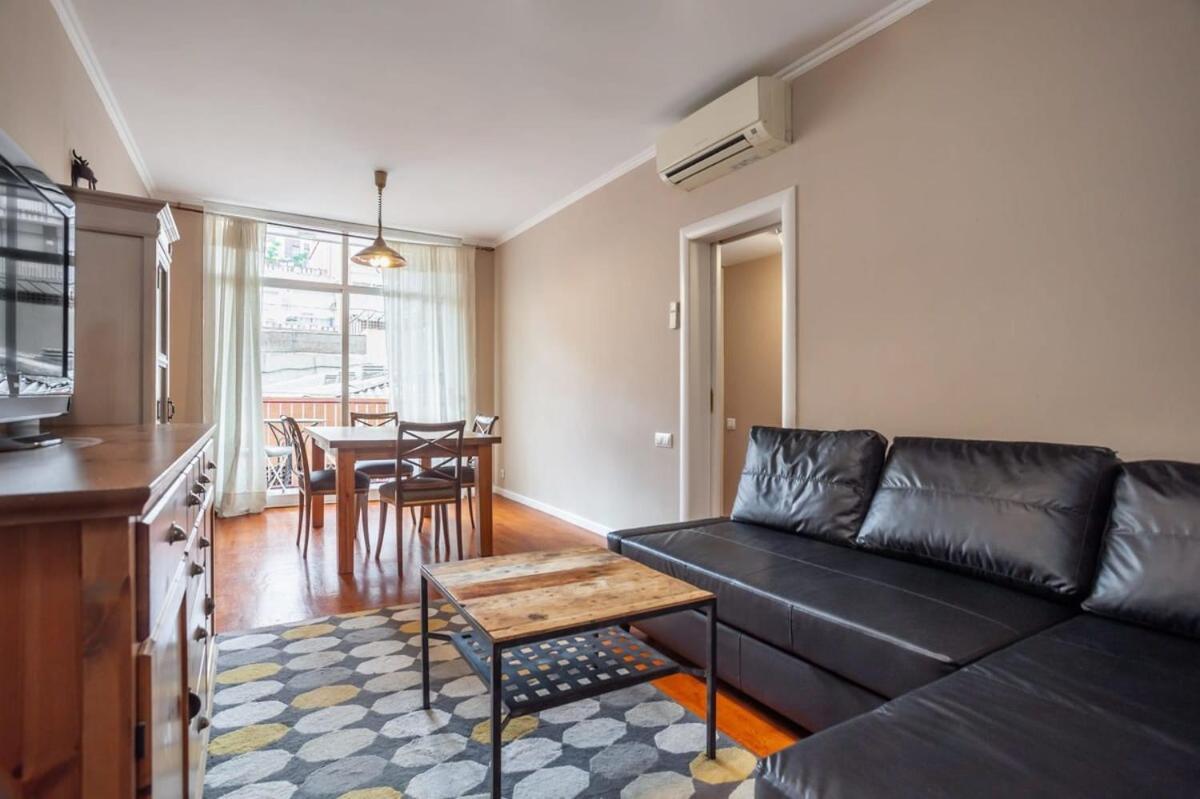 Next To Sagrada Familia 4-Bedroom Apartment Барселона Екстер'єр фото