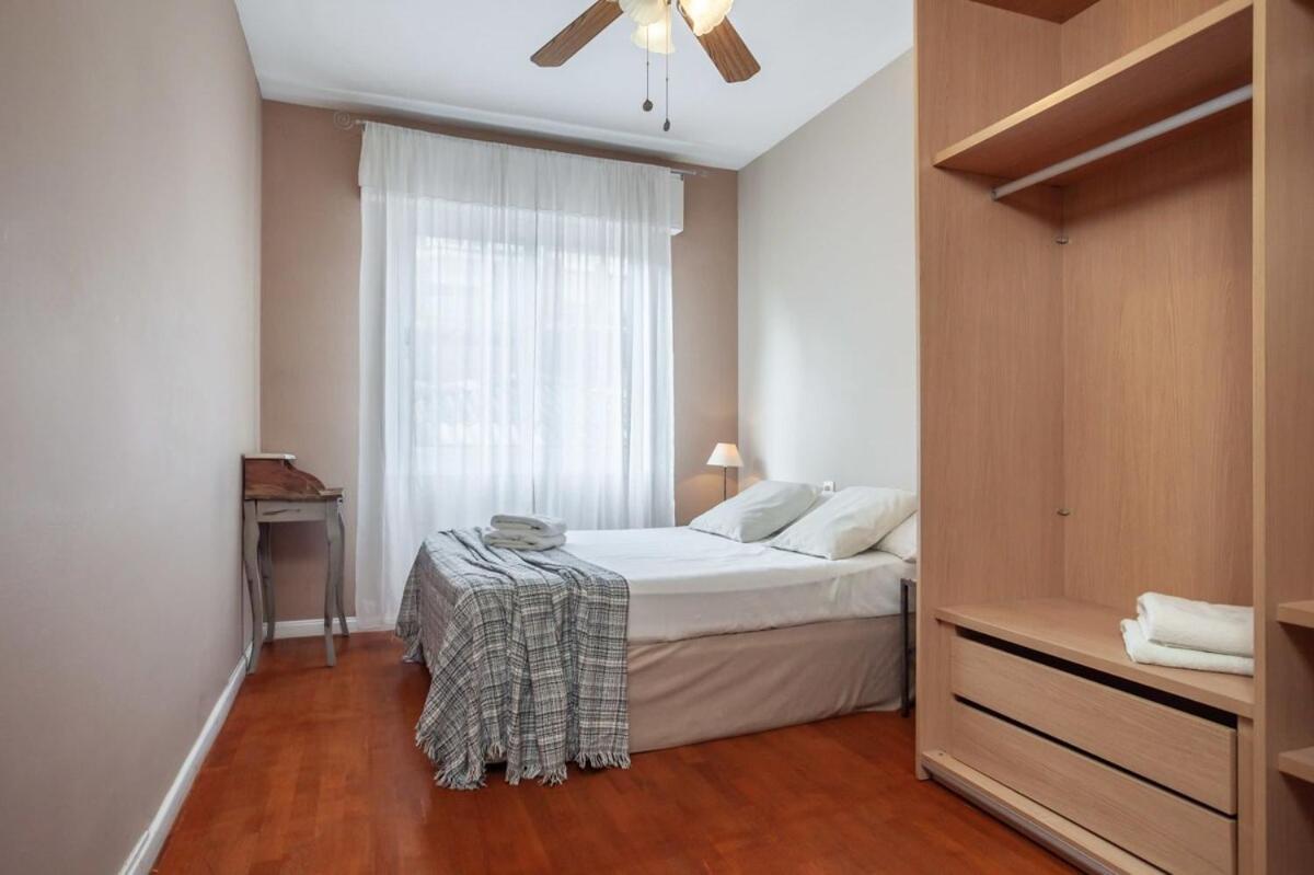 Next To Sagrada Familia 4-Bedroom Apartment Барселона Екстер'єр фото