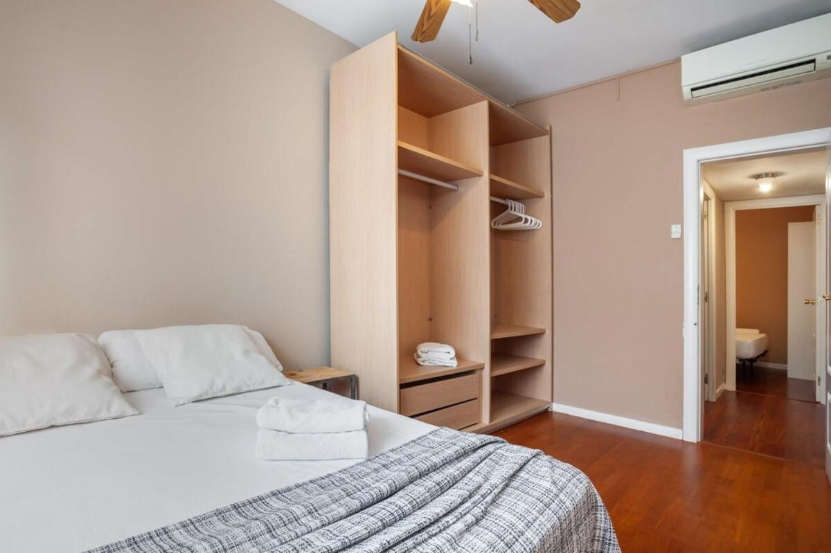 Next To Sagrada Familia 4-Bedroom Apartment Барселона Екстер'єр фото