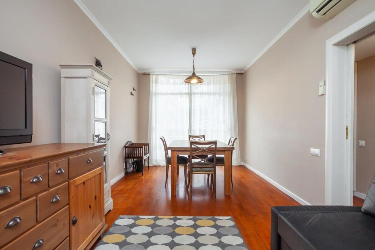 Next To Sagrada Familia 4-Bedroom Apartment Барселона Екстер'єр фото