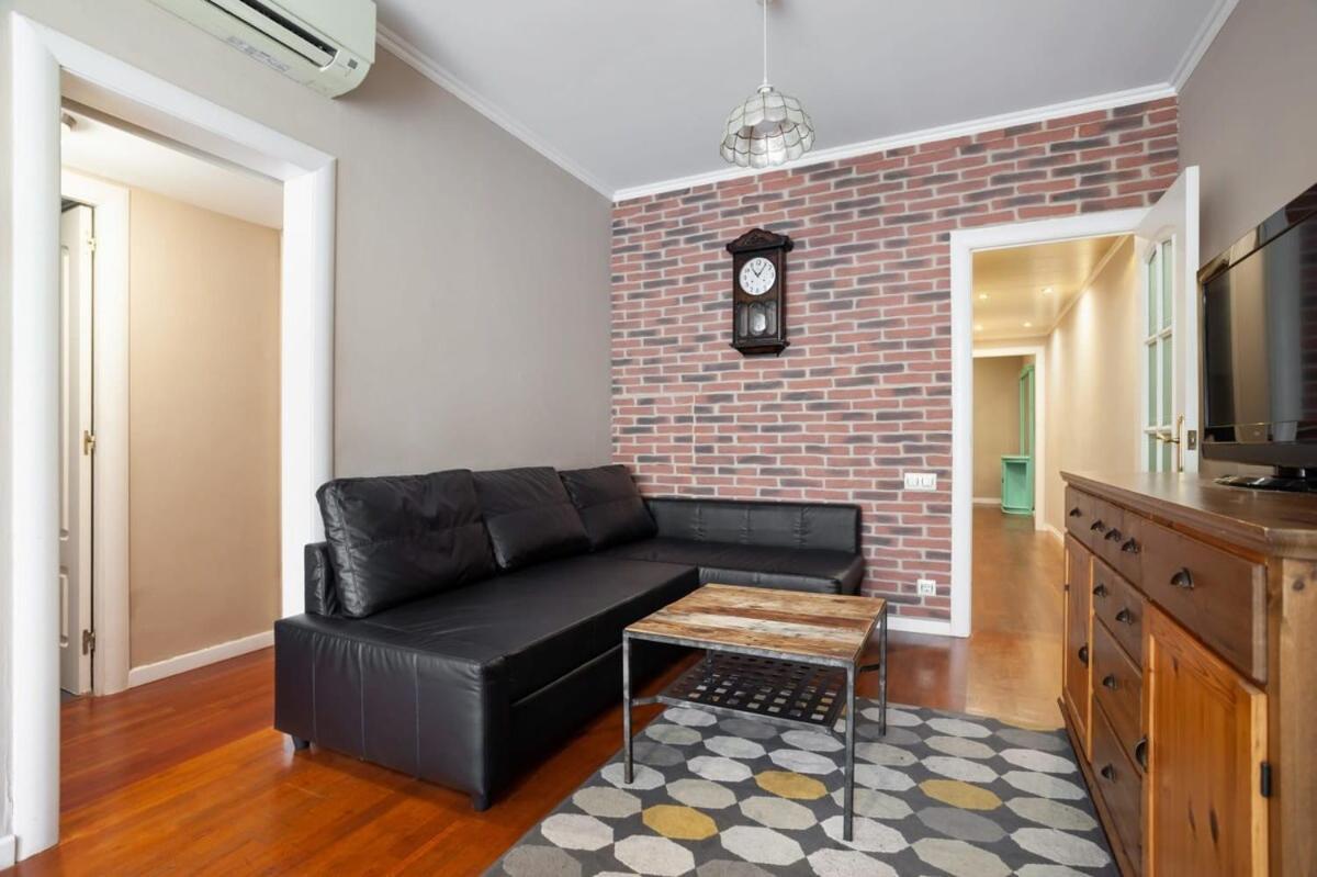Next To Sagrada Familia 4-Bedroom Apartment Барселона Екстер'єр фото