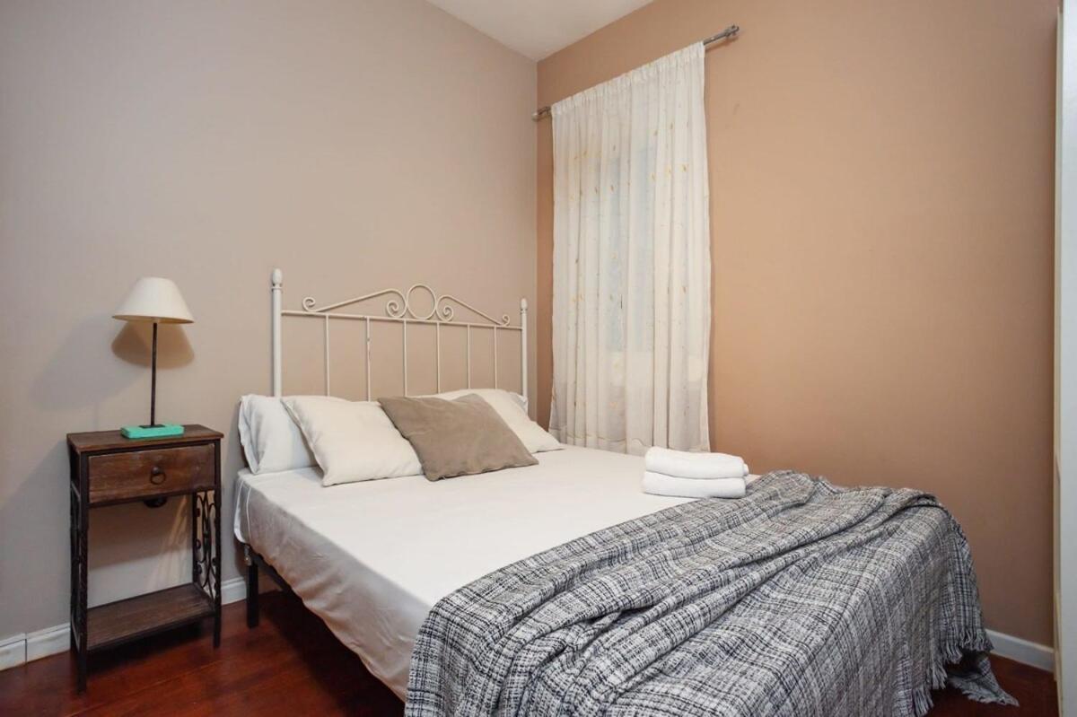 Next To Sagrada Familia 4-Bedroom Apartment Барселона Екстер'єр фото