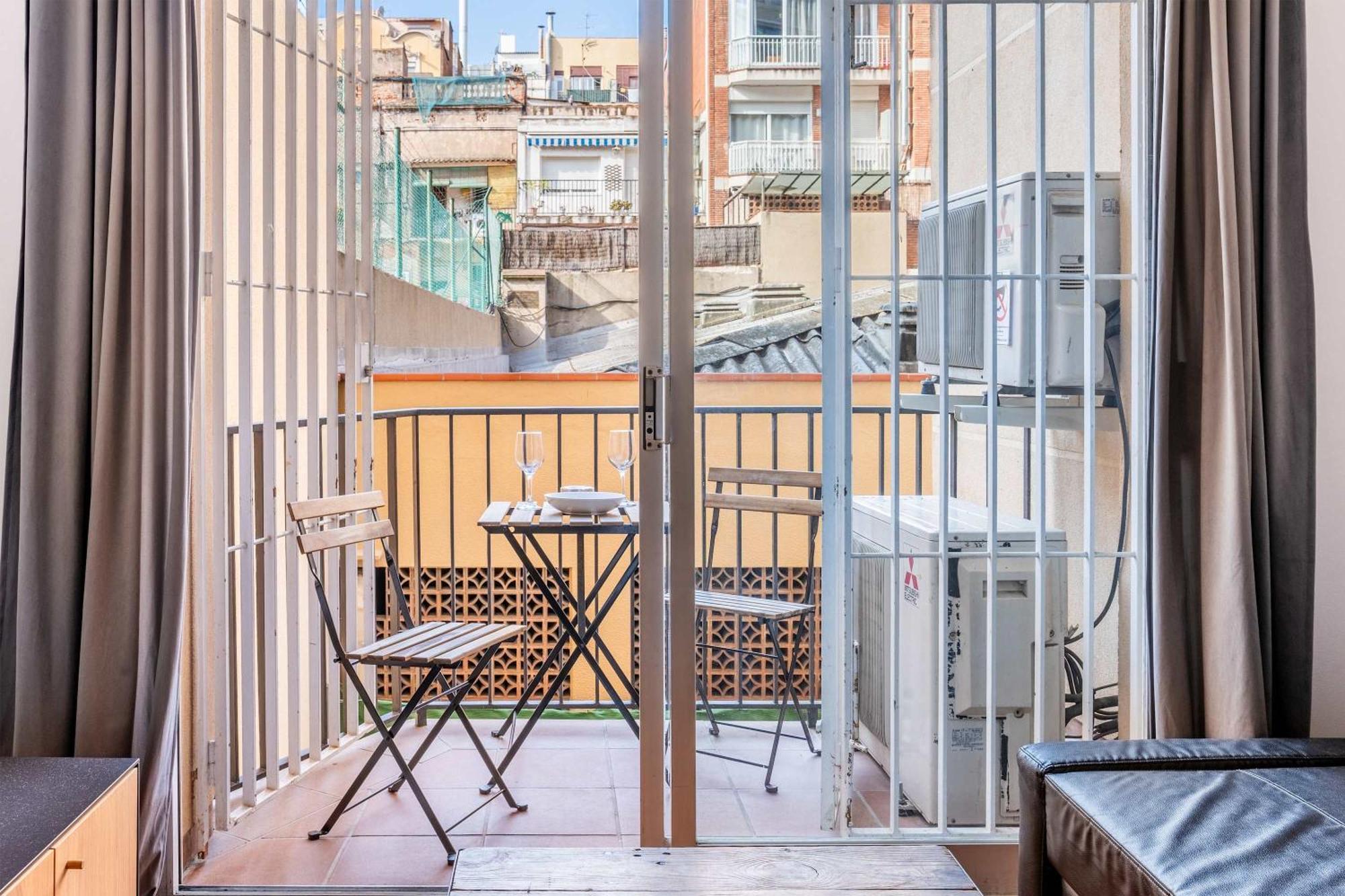 Next To Sagrada Familia 4-Bedroom Apartment Барселона Екстер'єр фото
