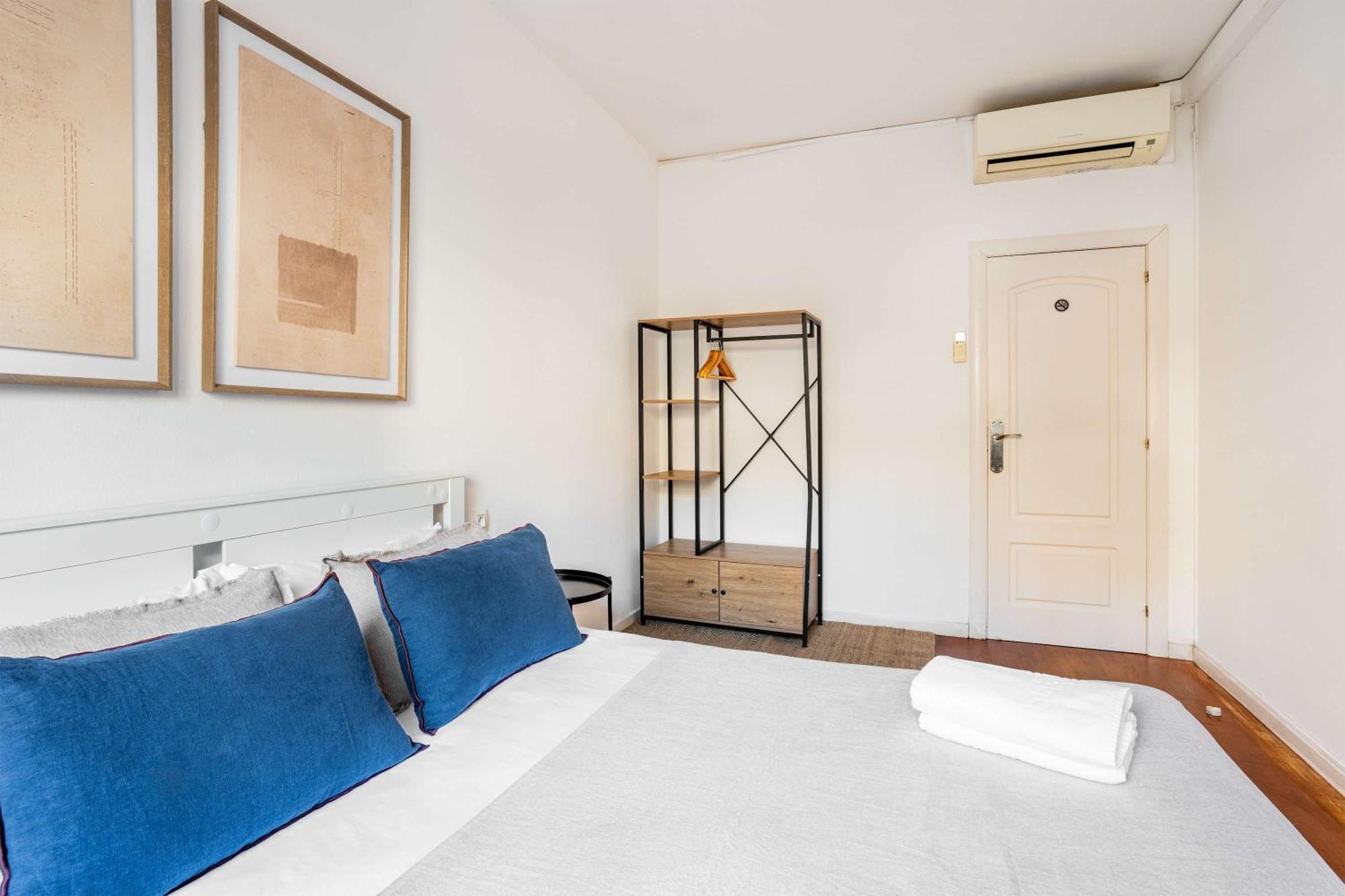 Next To Sagrada Familia 4-Bedroom Apartment Барселона Екстер'єр фото