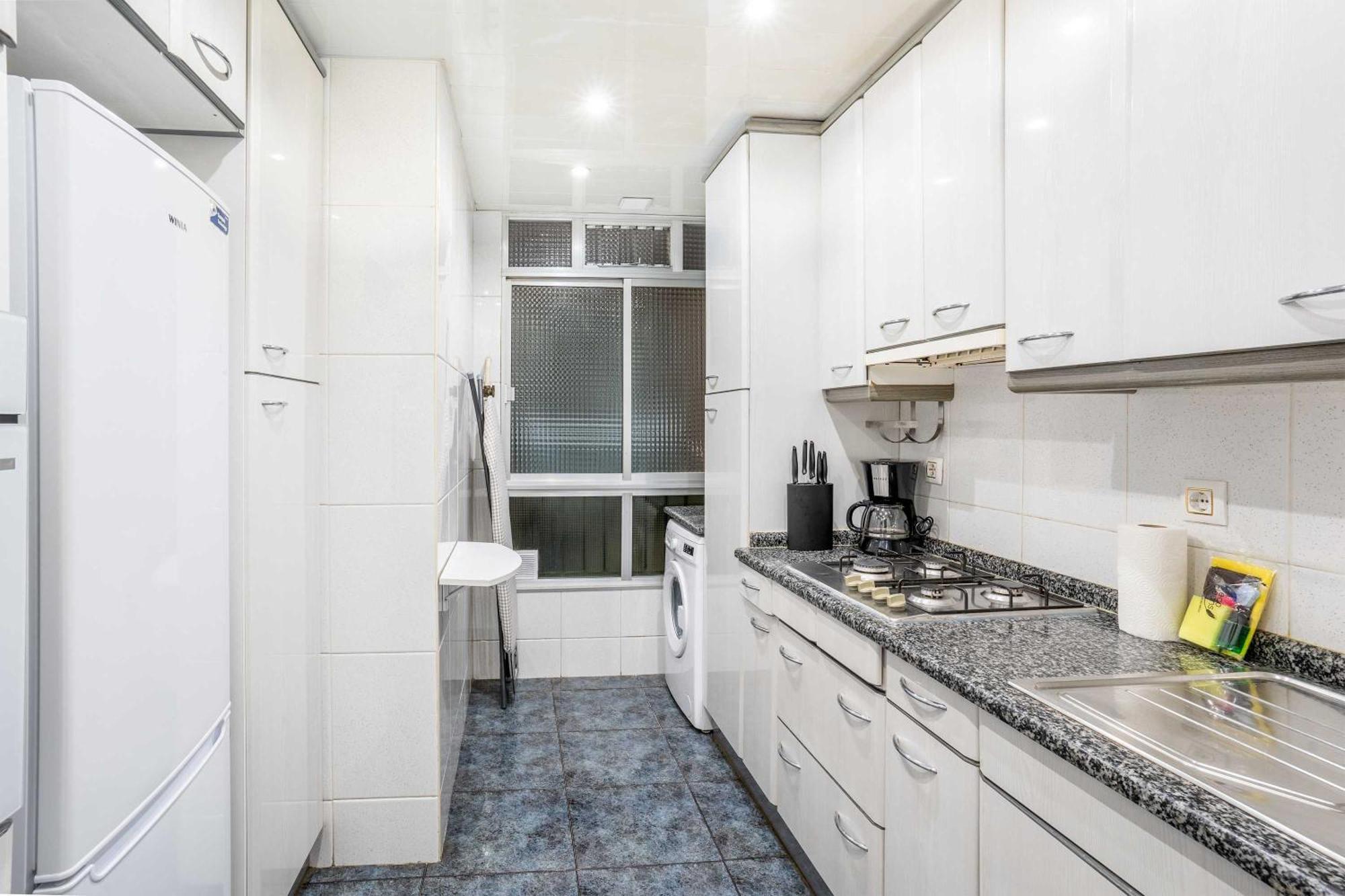 Next To Sagrada Familia 4-Bedroom Apartment Барселона Екстер'єр фото