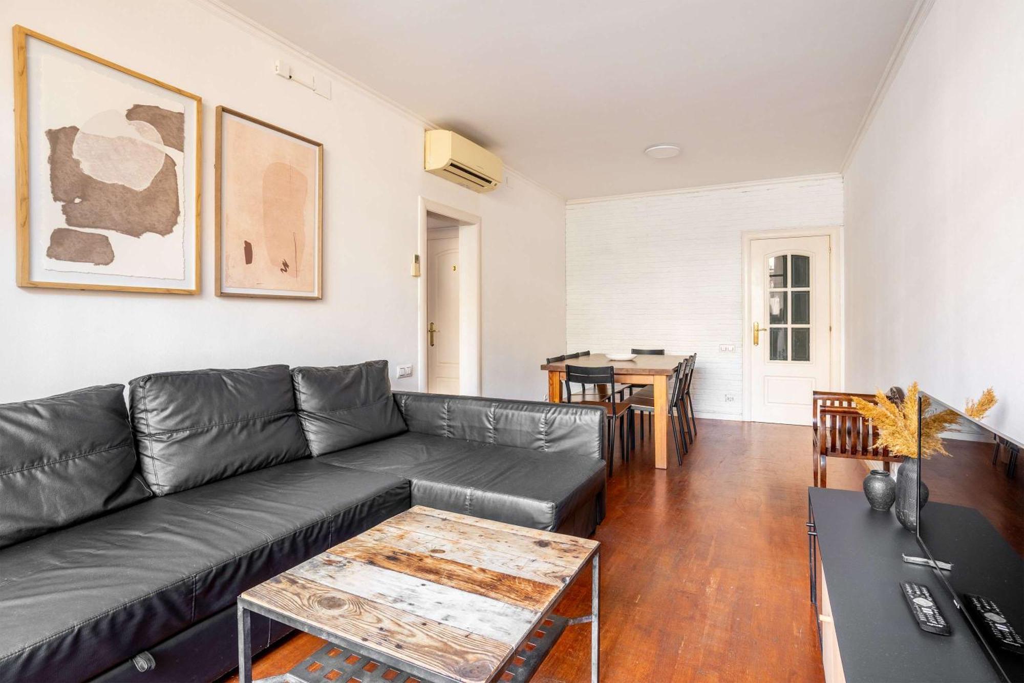 Next To Sagrada Familia 4-Bedroom Apartment Барселона Екстер'єр фото
